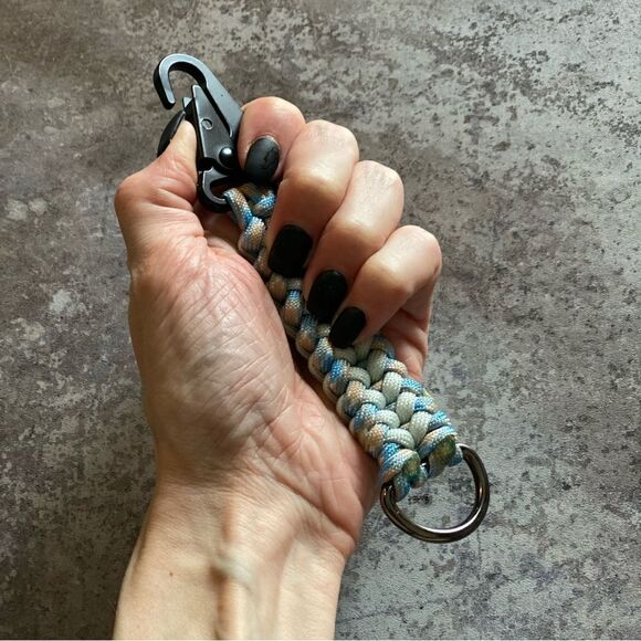 Paracord Keychain North Carolina Blue Grey NEW Handmade USA Unisex - Picture 8 of 10